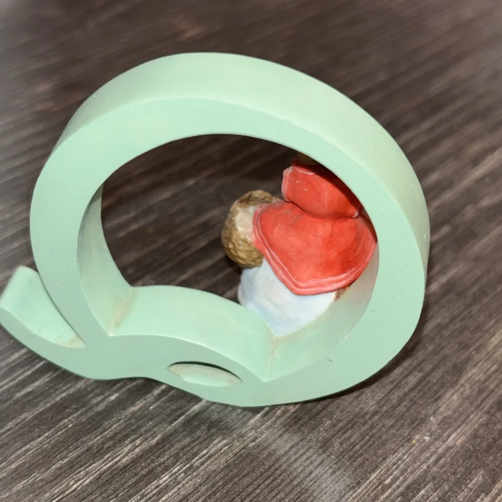 BEATRIX POTTER-Q-MRS. RABBIT LETTER FIGURINE A5009 Enesco Ltd